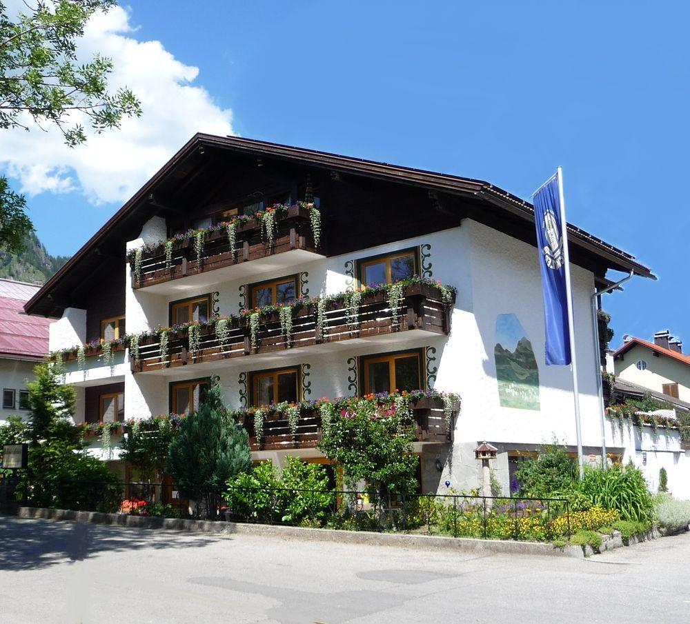 Hotel Restaurant Amadeus - Inclusive Skipass Und Vieles Mehr Bad Hindelang Εξωτερικό φωτογραφία